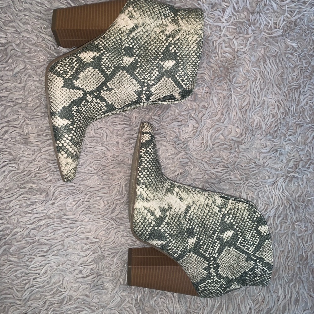 Snake print booties - Picture 3 of 5